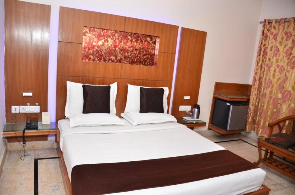 Hotel Basera Brij Bhoomi Vrindāvan Extérieur photo