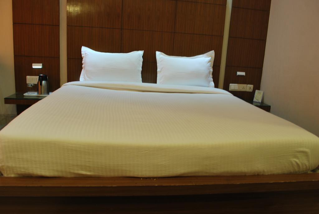 Hotel Basera Brij Bhoomi Vrindāvan Extérieur photo