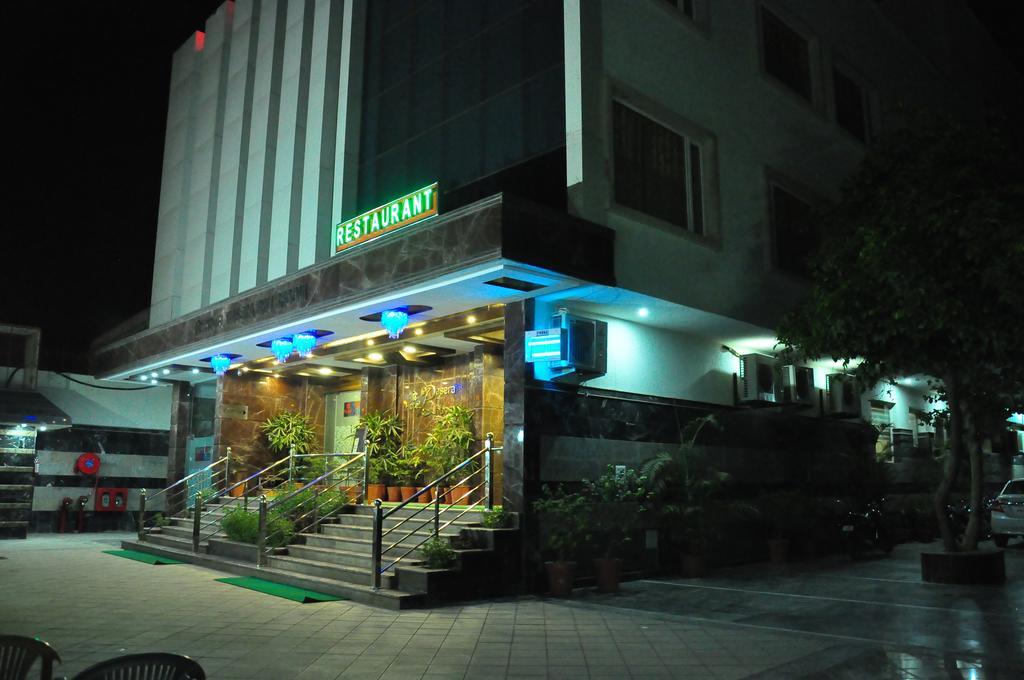 Hotel Basera Brij Bhoomi Vrindāvan Extérieur photo